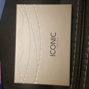 Iconic Londom Blaze Chaser Face Palette